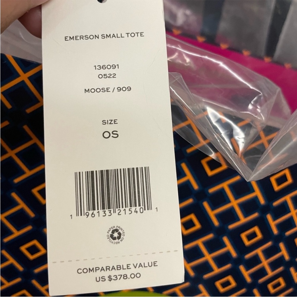 New , Authentic Tory Burch tote bag - Picture 16 of 16